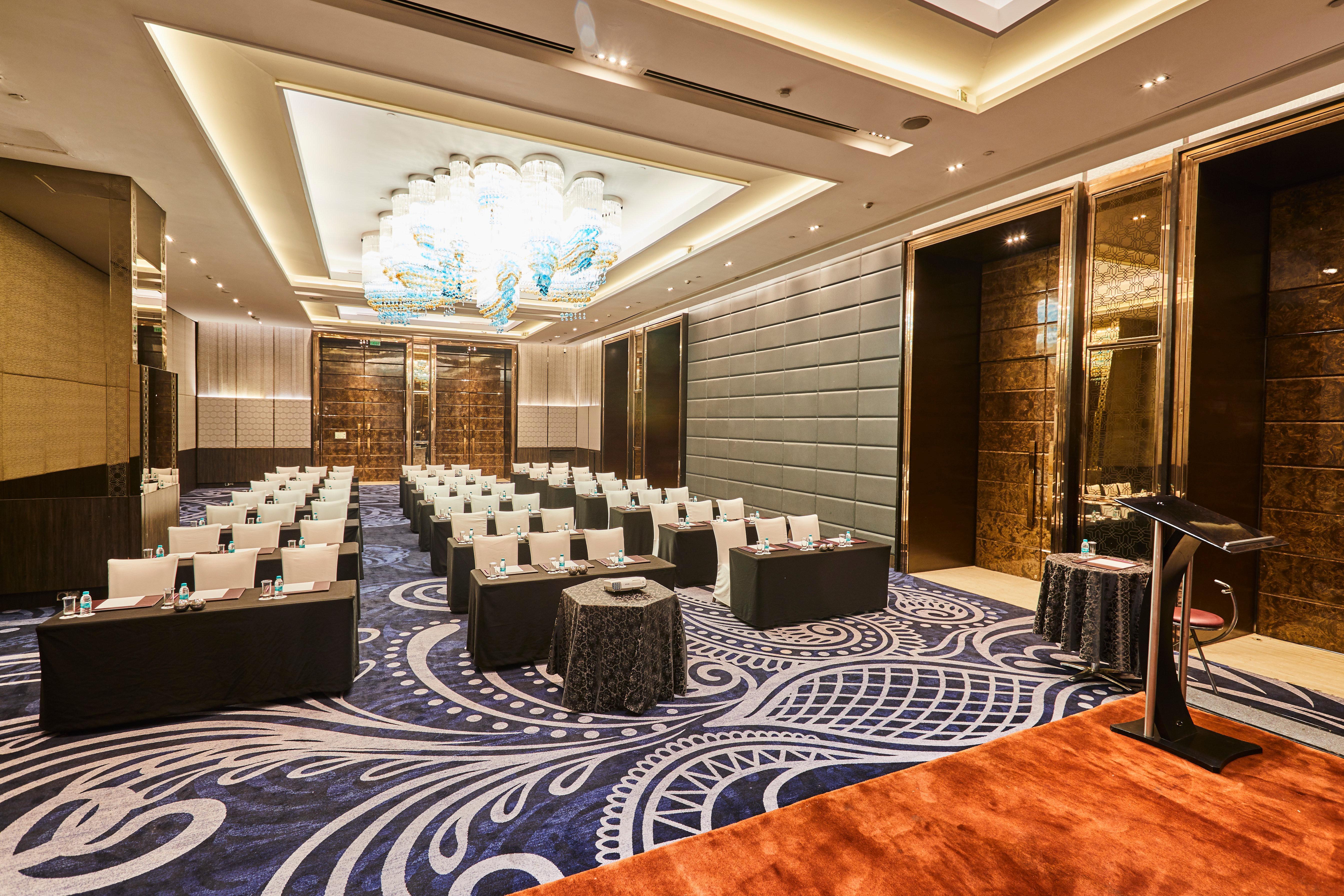 Crowne Plaza New Delhi Rohini By Ihg Hotell Exteriör bild