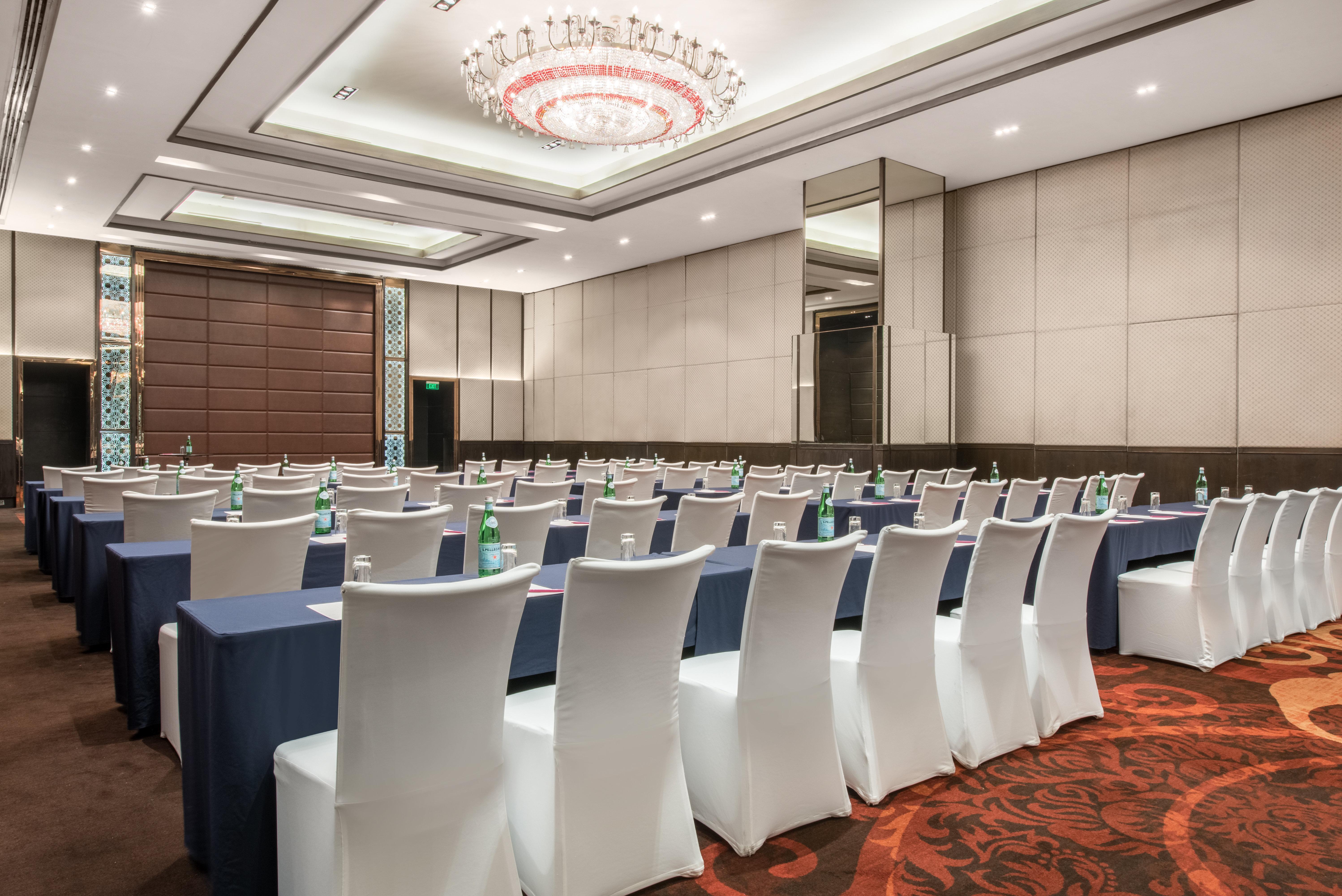 Crowne Plaza New Delhi Rohini By Ihg Hotell Exteriör bild