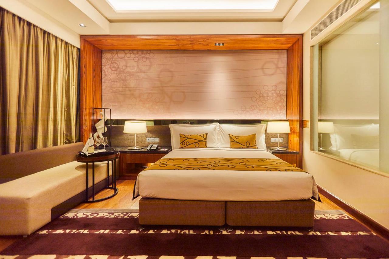 Crowne Plaza New Delhi Rohini By Ihg Hotell Exteriör bild