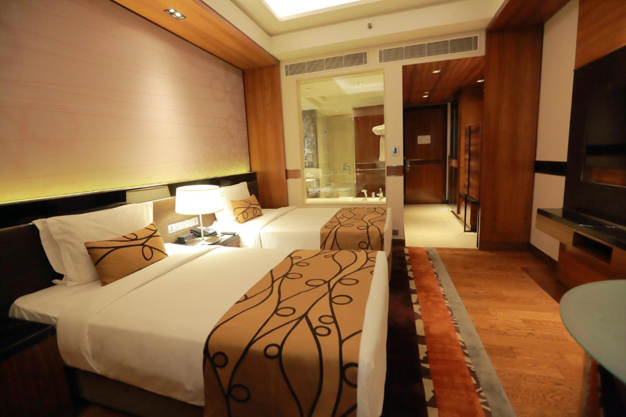 Crowne Plaza New Delhi Rohini By Ihg Hotell Exteriör bild